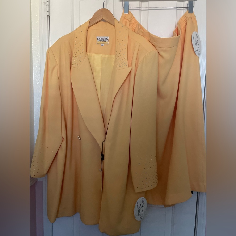 Lily & Taylor Blazer Suit size 30W